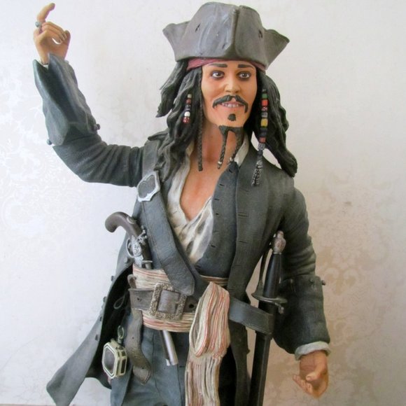 CAPT JACK SPARROW PIRATE JOHNNY DEPP TALKING 18" FIGURE PIRATES of the CARIBBEAN - Picture 3 of 14